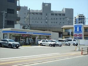ローソン博多吉塚六丁目店まで390ｍ