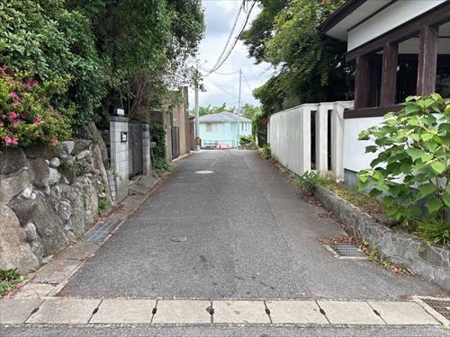南東側道路