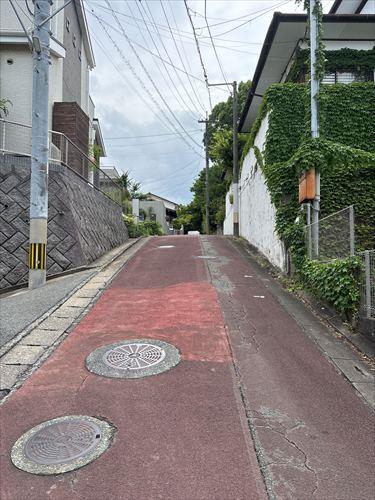 北東側道路（北側から）