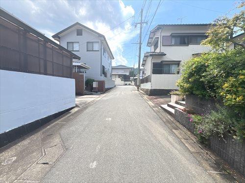 前面道路（西側方向）