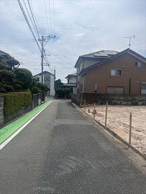 前面道路（西→東）