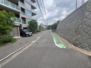 北西側前面道路