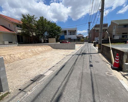 前面通路（2026年7月撮影）
