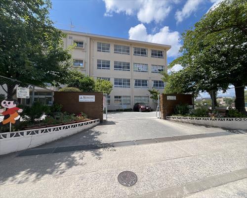 福岡市立城南小学校（930ｍ）