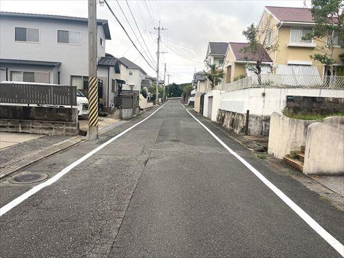 北西側前面道路（北側方向）
