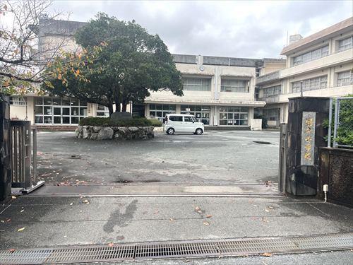 国分小学校まで1,770ｍ
