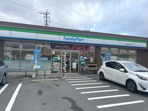 ファミリーマート太宰府水城店まで730ｍ