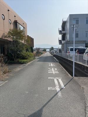 西側道路