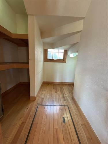 階段下収納（R7.10月撮影）