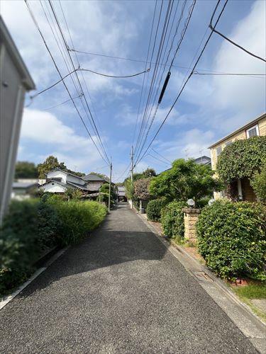 前面道路（R7.10月撮影）