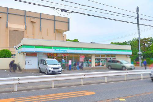 ファミリーマート浦和駒場店まで760ｍ