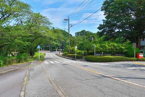 【現地前面道路2024年7月撮影】