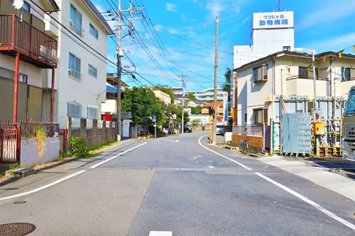 【現地前面道路2024年10月撮影】