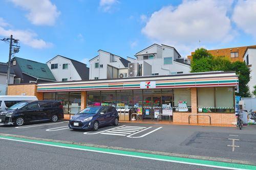セブンイレブン世田谷成城8丁目店140ｍ