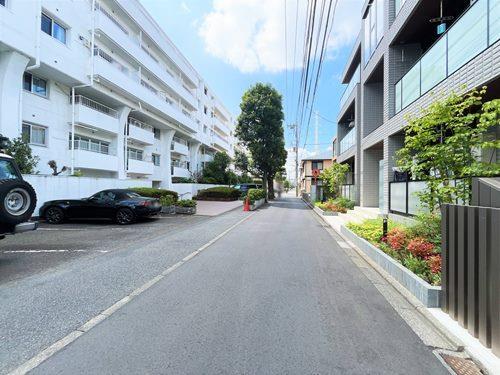 【現地前面道路2025年7月撮影】