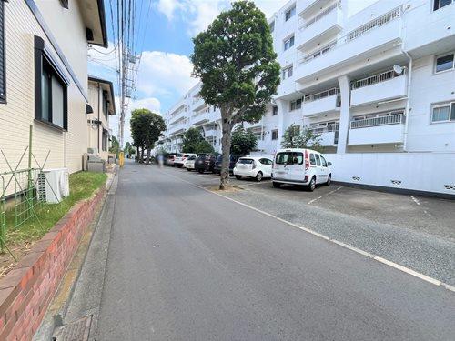 【現地前面道路2025年7月撮影】