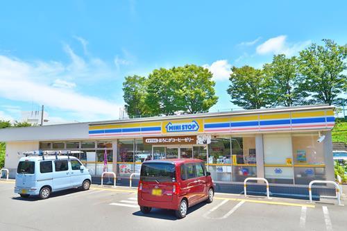 ミニストップ町田山崎団地店まで710m