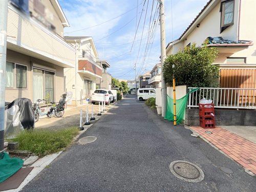 【現地前面道路2025年9月撮影】