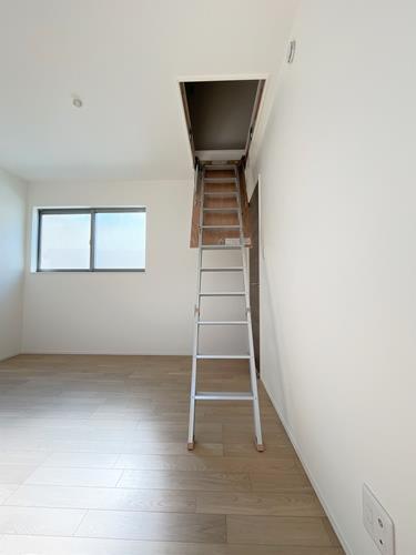 2F 洋室 約6帖 収納