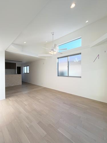 2F 洋室 約18.1帖