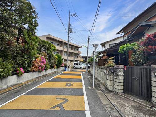 前面道路(2026年4月撮影)