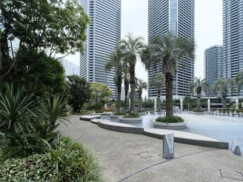噴水広場 450m