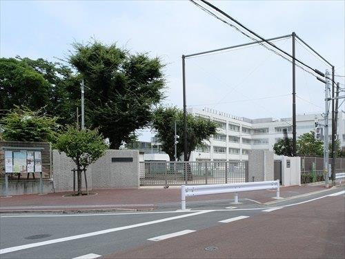 世田谷区立山野小学校 190m