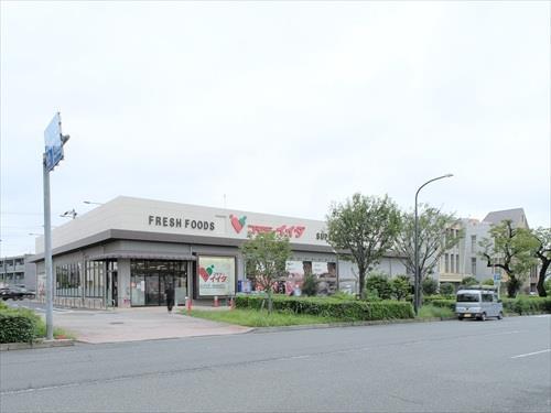 コモディイイダ赤塚新町店 690m
