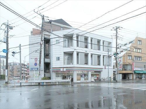 セブンイレブン東大和市駅南店 640m