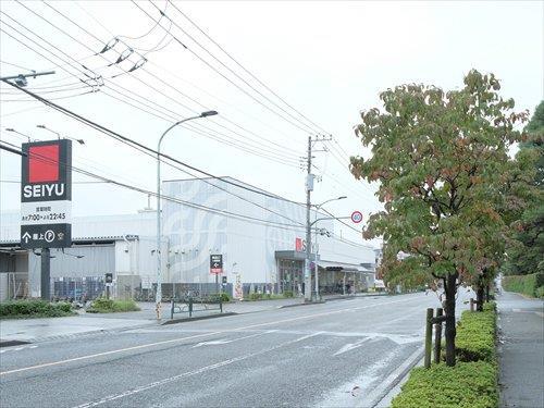 西友東大和店 570m