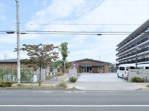 柳橋保育園 590m