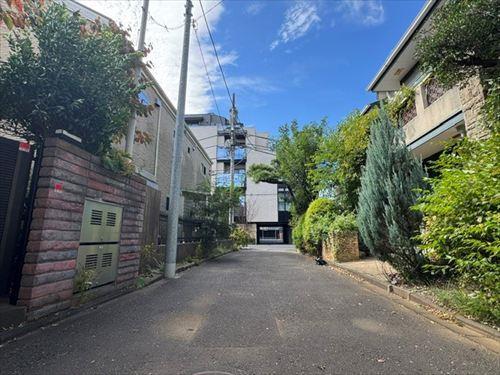 前面道路（撮影 2026.10）