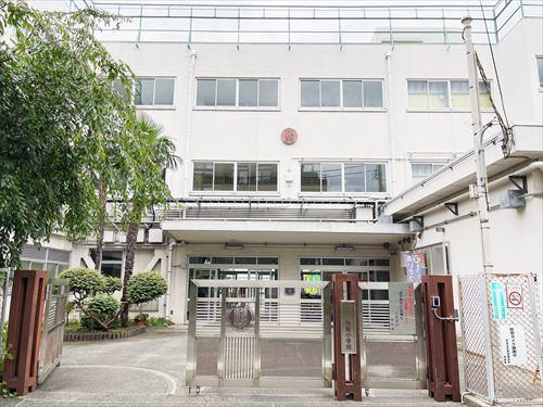 世田谷区立駒繋小学校(530m)