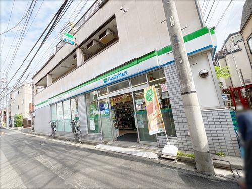 ファミリーマート(220ｍ)