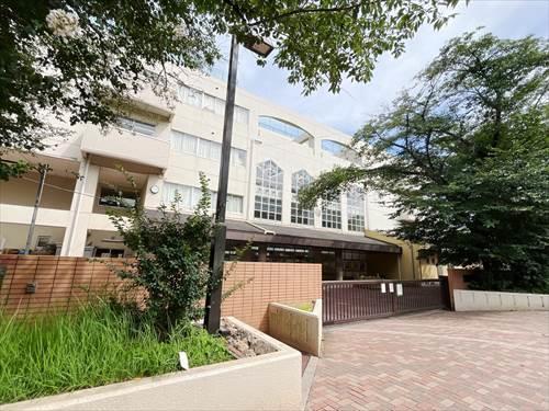 杉並区立宮前中学校(740m)