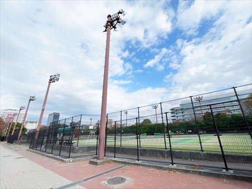 猿江恩賜公園テニスコート(580m)