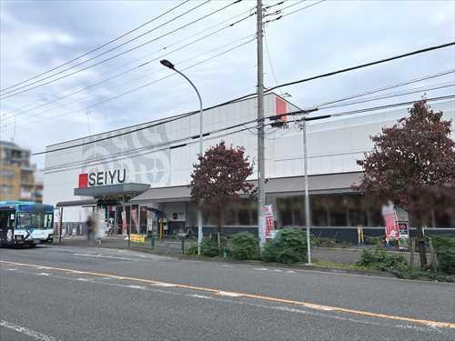 西友東大和店　690ｍ