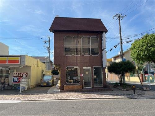 外観（花屋、美容室）