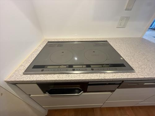 キッチン　IHクッキングヒーター