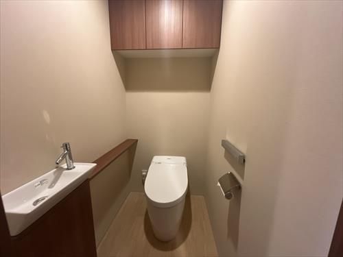 トイレ　戸棚(収納あり)