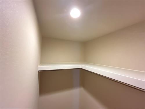 洋室約6.5帖　ウォークインクローゼット