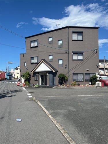 外観　南側道路より撮影