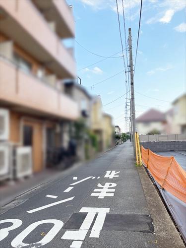 南東側前面道路