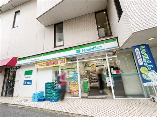 ファミリーマート吉祥寺平和通り店30m