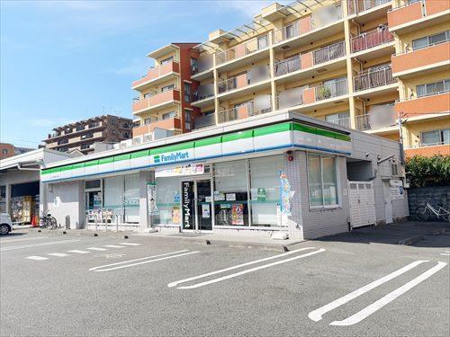 ファミリーマート小平天神町四丁目450m