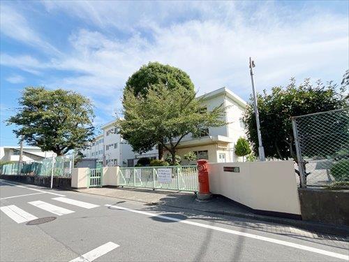 小平市立小平第三中学校まで470ｍ