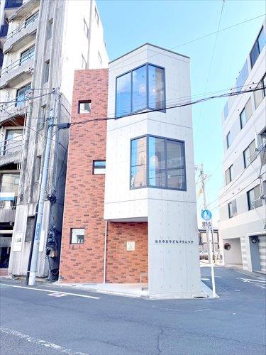 あきやま子どもクリニックまで350ｍ