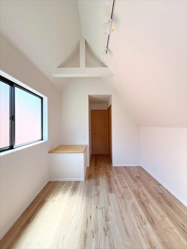 三階洋室約6.7帖