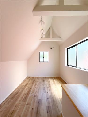 三階洋室約6.7帖