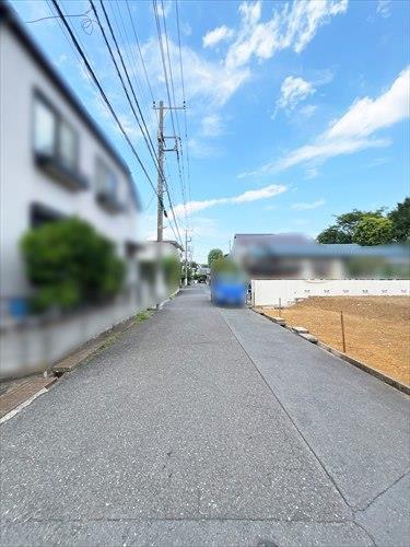 北西側前面道路